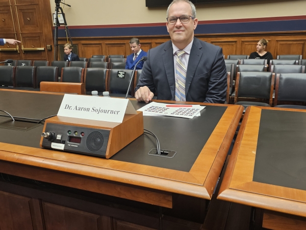 Aaron Sojourner in Congressional hearing 